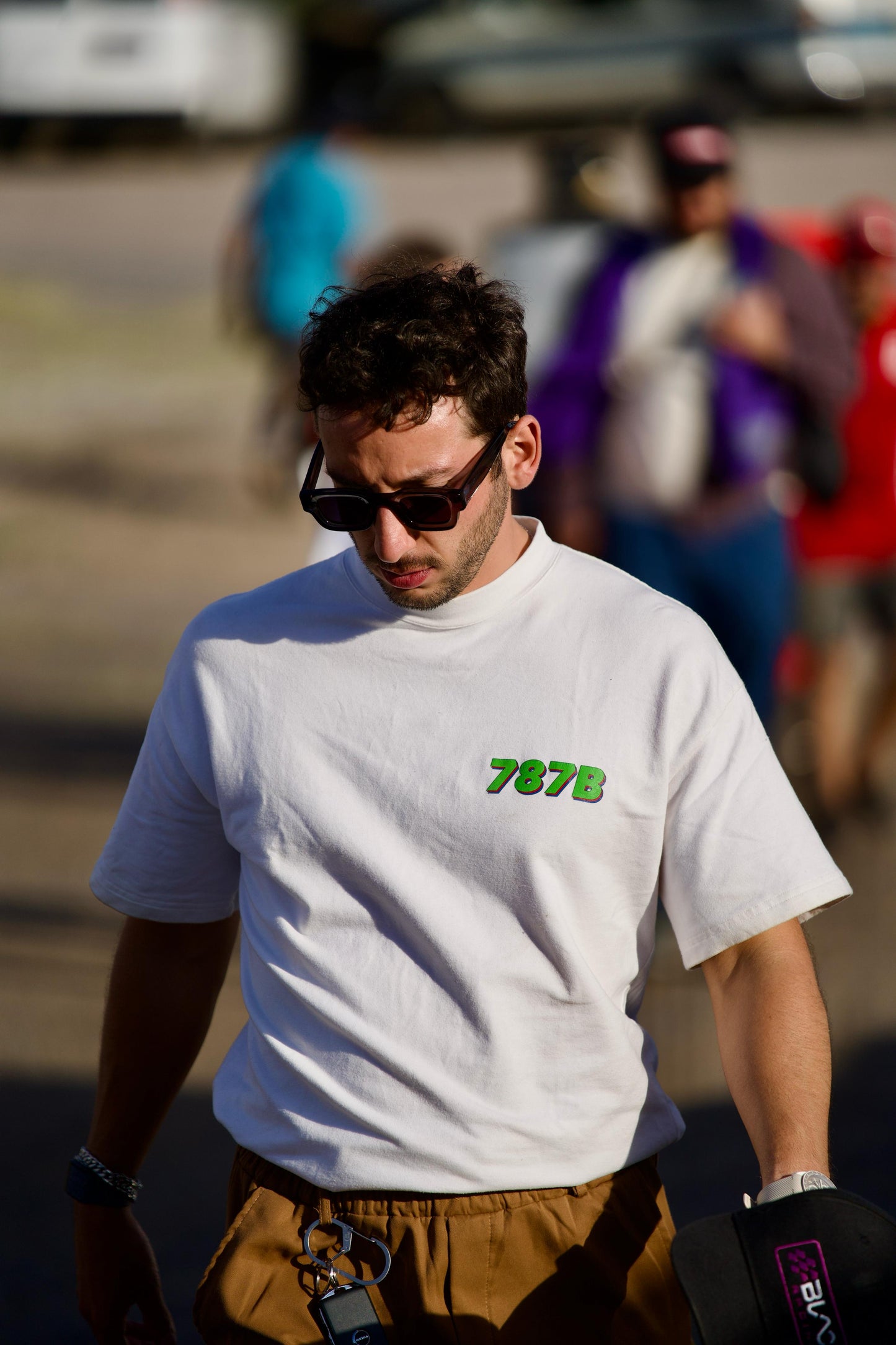 Oversized: 787B